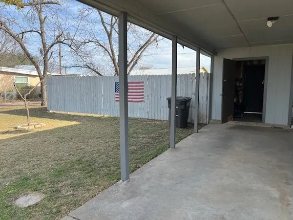 $169,000 | 202 North Loop Drive, Brady, TX 76825