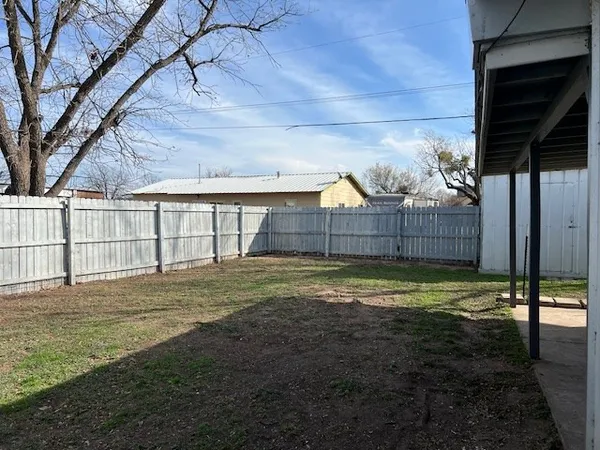 $169,000 | 202 North Loop Drive, Brady, TX 76825