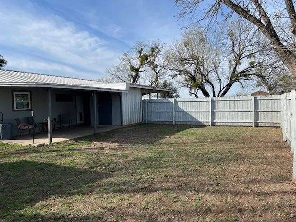 $169,000 | 202 North Loop Drive, Brady, TX 76825