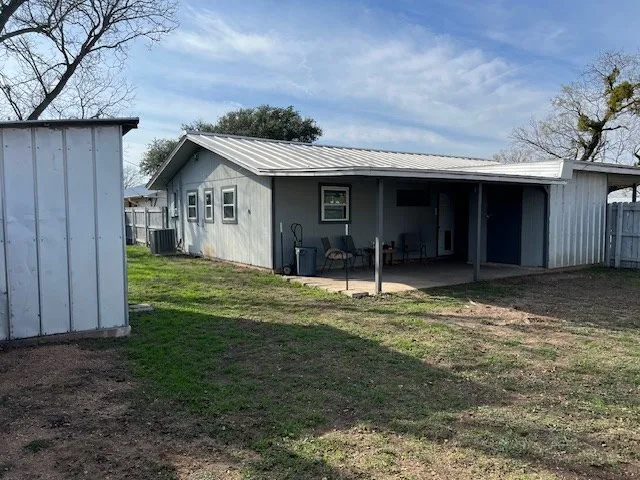 $169,000 | 202 North Loop Drive, Brady, TX 76825