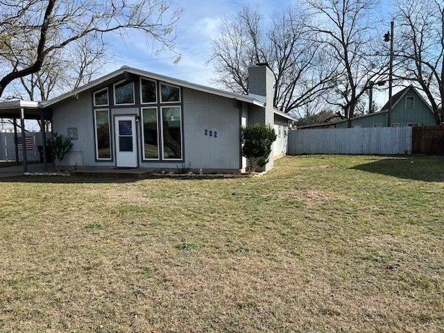 $169,000 | 202 North Loop Drive, Brady, TX 76825