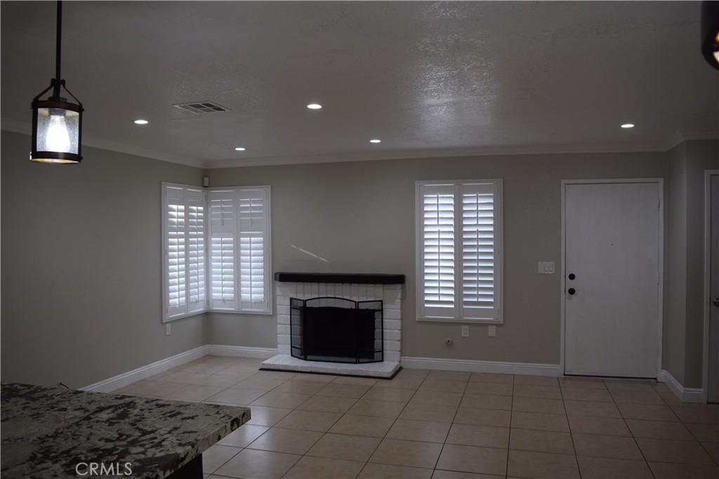 3573 Gwinnett Drive Riverside, CA 92503 - Photo 3 of 12