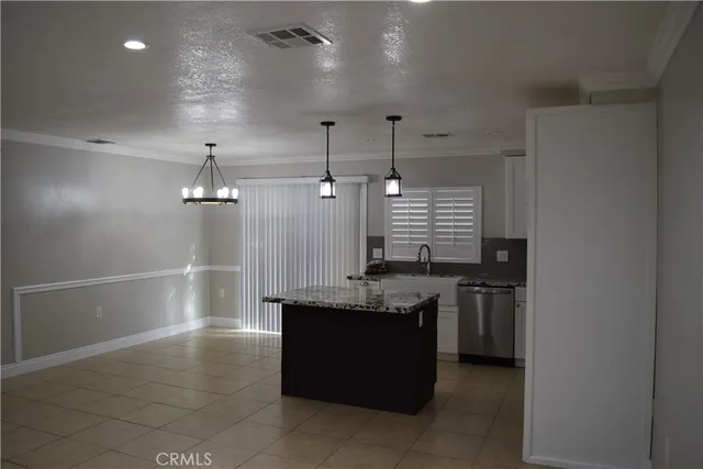 $3,500 | 3573 Gwinnett Drive, Riverside, CA 92503