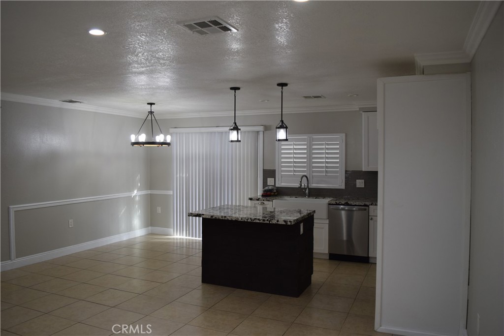 3573 Gwinnett Drive Riverside, CA 92503 - Photo 5 of 12