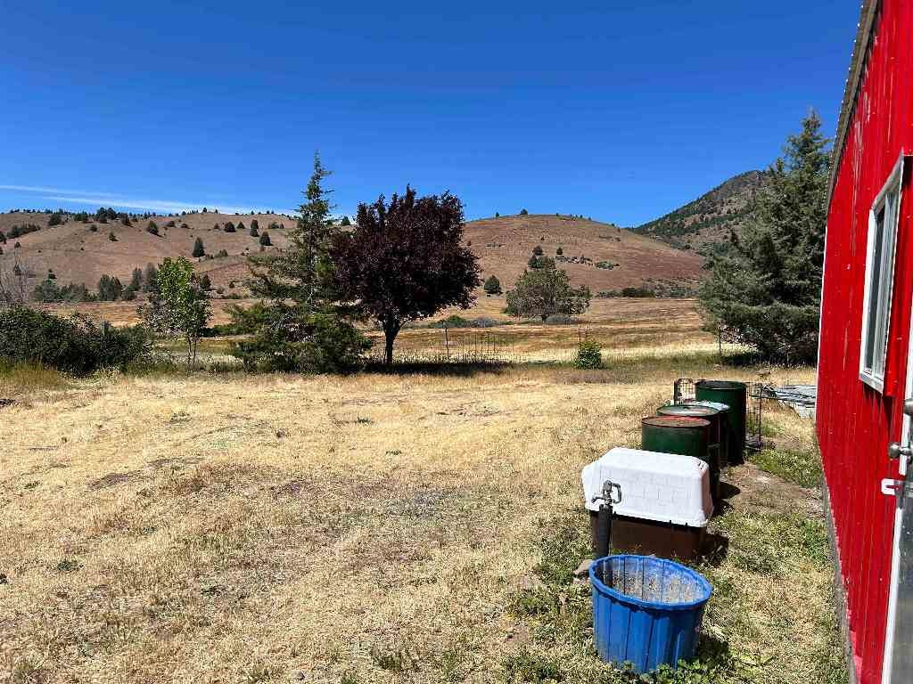 4435 Anderson Grade Road Yreka, CA 96097 - Photo 12 of 40 Gallery Image 12