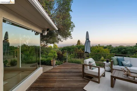 $2,290,000 | 12131 Skyline Boulevard, Oakland, CA 94619