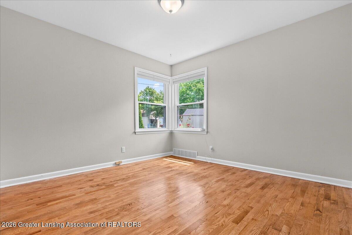 1727 Wellington Road Lansing, MI 48910 - Photo 18 of 46 08-Media Jett - 01