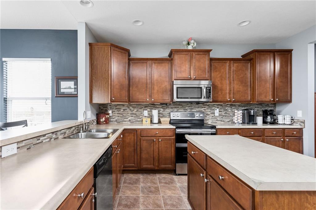 2172 Walpole Road Brownsburg, IN 46112 - Photo 9 of 21