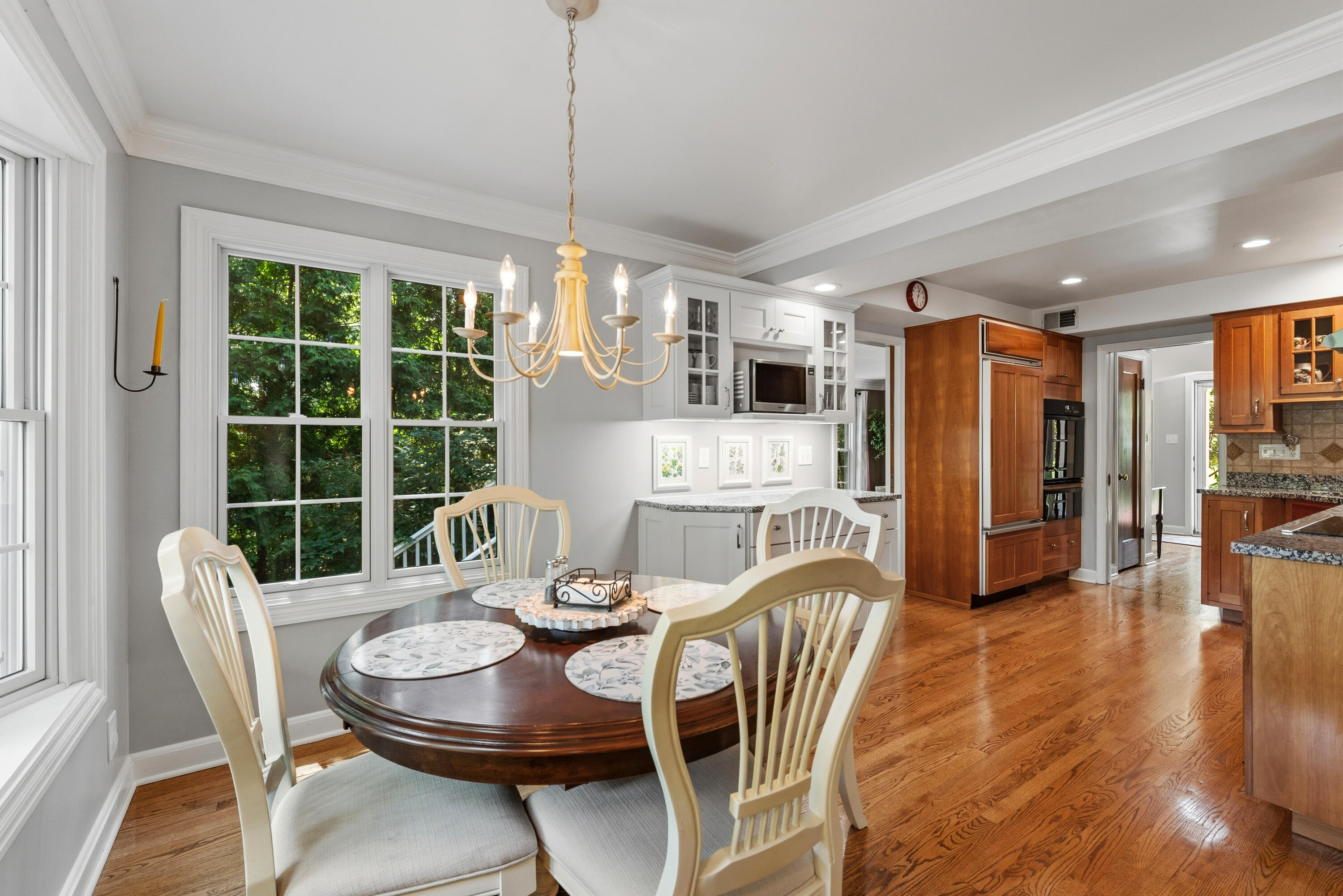 900 Apple Tree Lane Brookfield, WI 53005 - Photo 10 of 75 Dinette/Kitchen