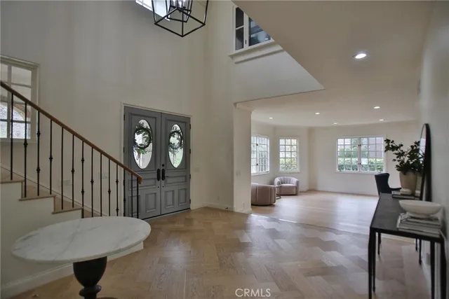 a view of an entryway with a workspace