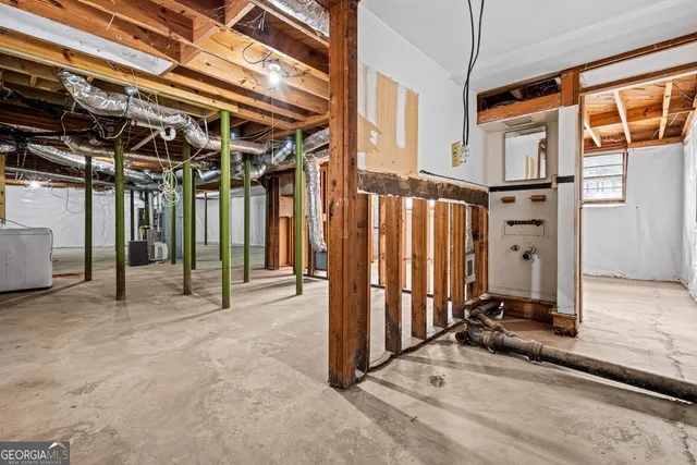 $1,895 | 816 Valley Creek Drive, Stone Mountain, GA 30083