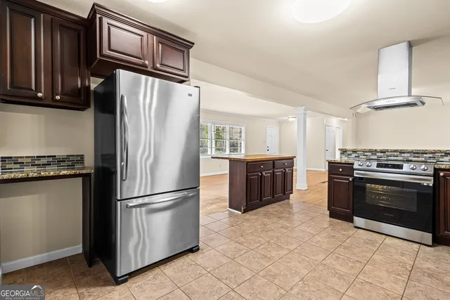 $1,895 | 816 Valley Creek Drive, Stone Mountain, GA 30083