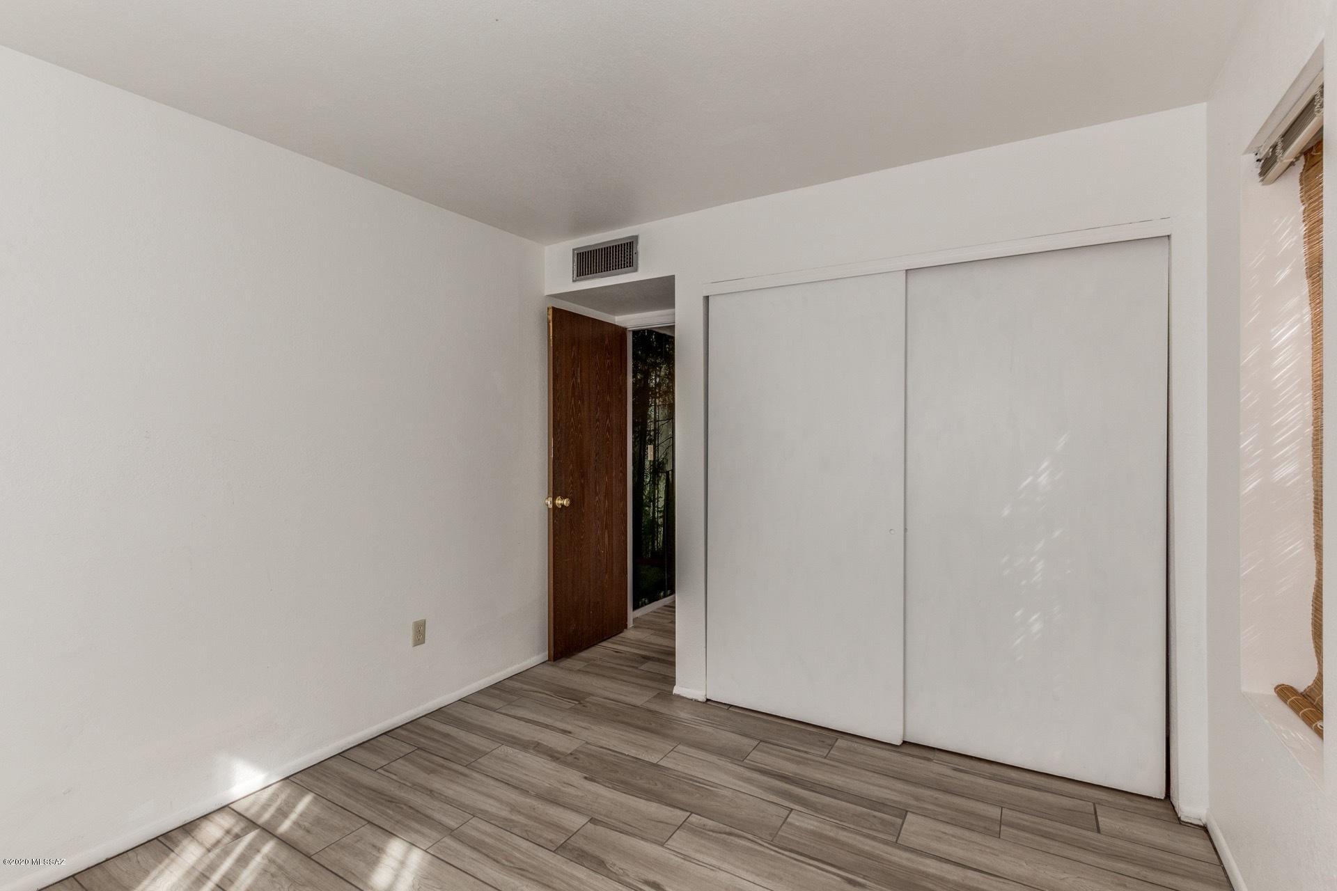 295 East Root Way Tucson, AZ 85705 - Photo 14 of 24