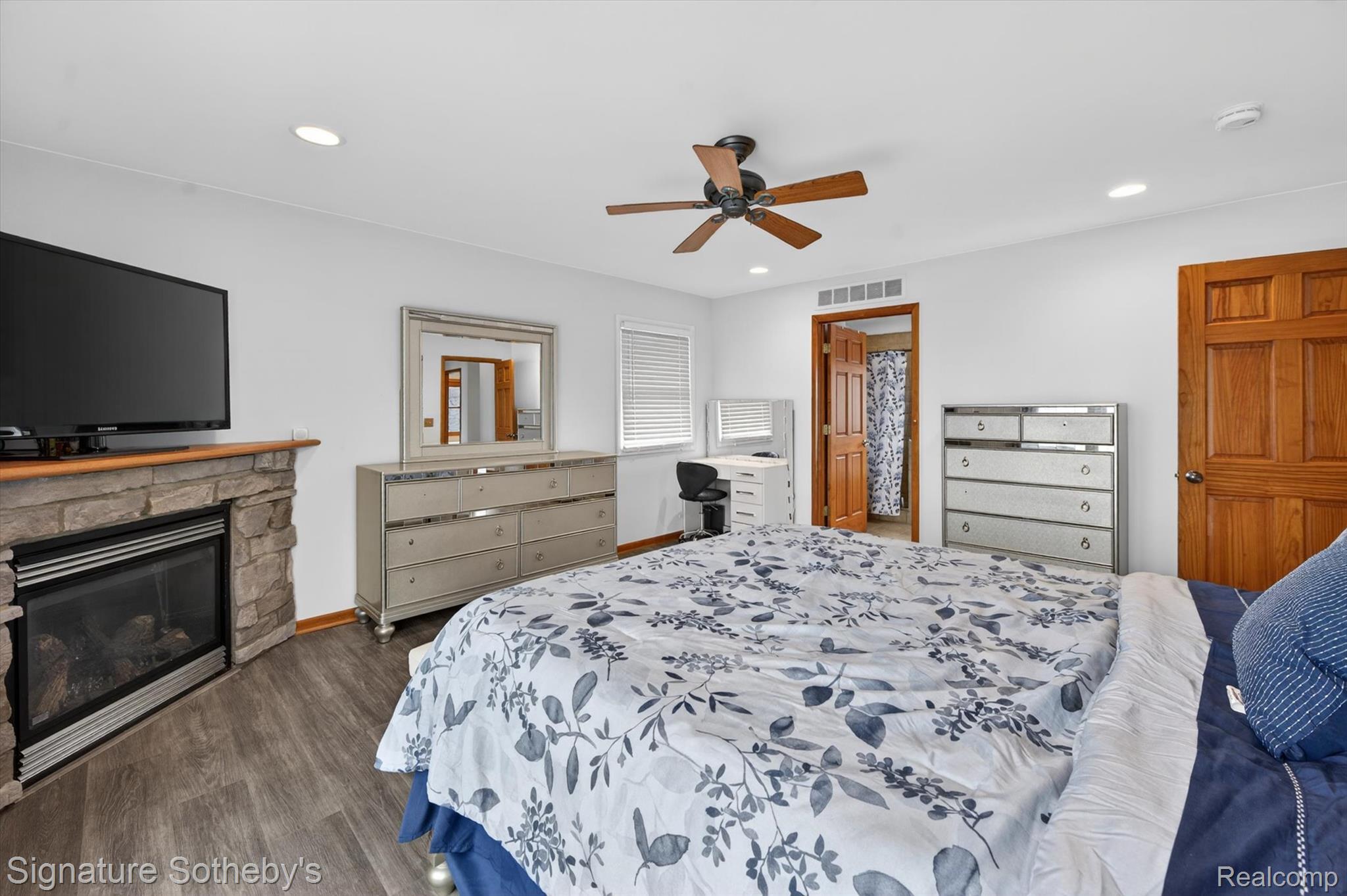 3341 Newton Road Commerce Township, MI 48382 - Photo 33 of 62 20-3341-Newton-Rd-Commerce-Township-MI-48382-WindowStill.jpg