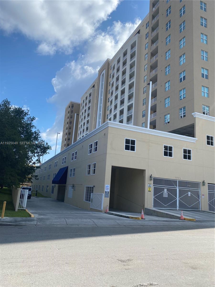 117 Northwest 42nd Avenue, Unit 800 Miami, FL 33126 - Photo 2 of 13