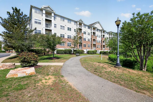$2,600 | 2605 Chapel Lake Drive, Unit 310, Gambrills, MD 21054