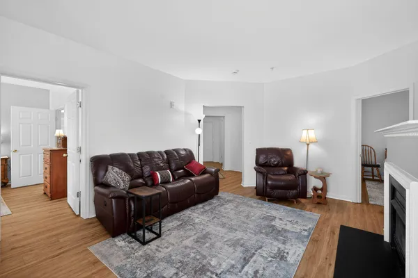 $2,600 | 2605 Chapel Lake Drive, Unit 310, Gambrills, MD 21054