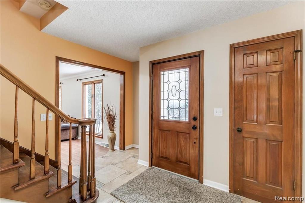 1747 Seever Circle Rochester Hills, MI 48309 - Photo 3 of 30