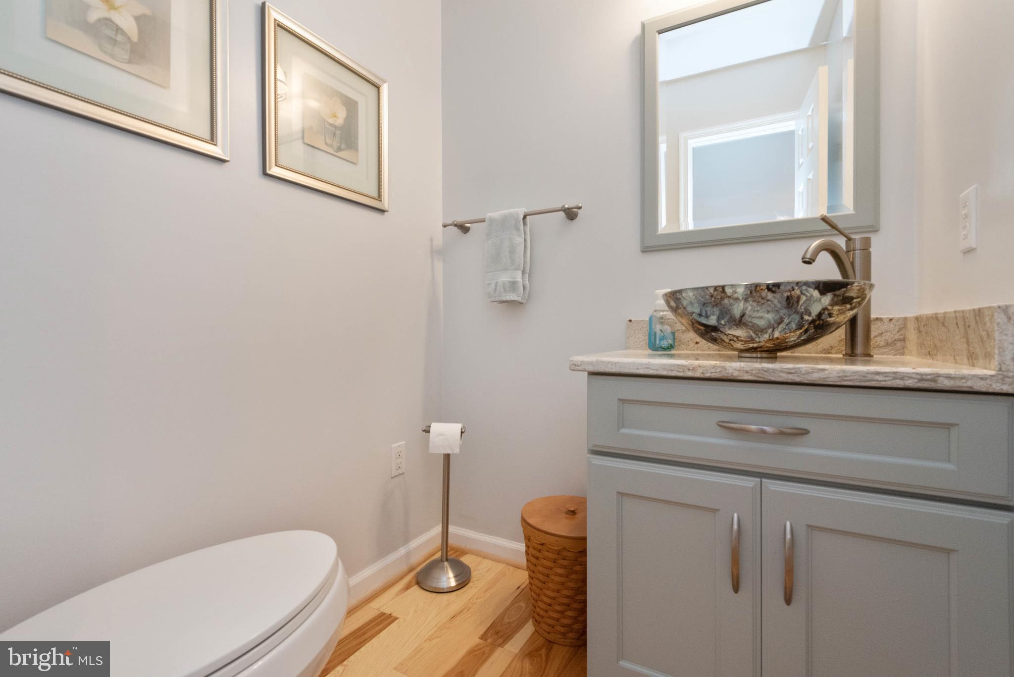 118 Bay View Grasonville, MD 21638 - Photo 14 of 42 Main Level Powder Room