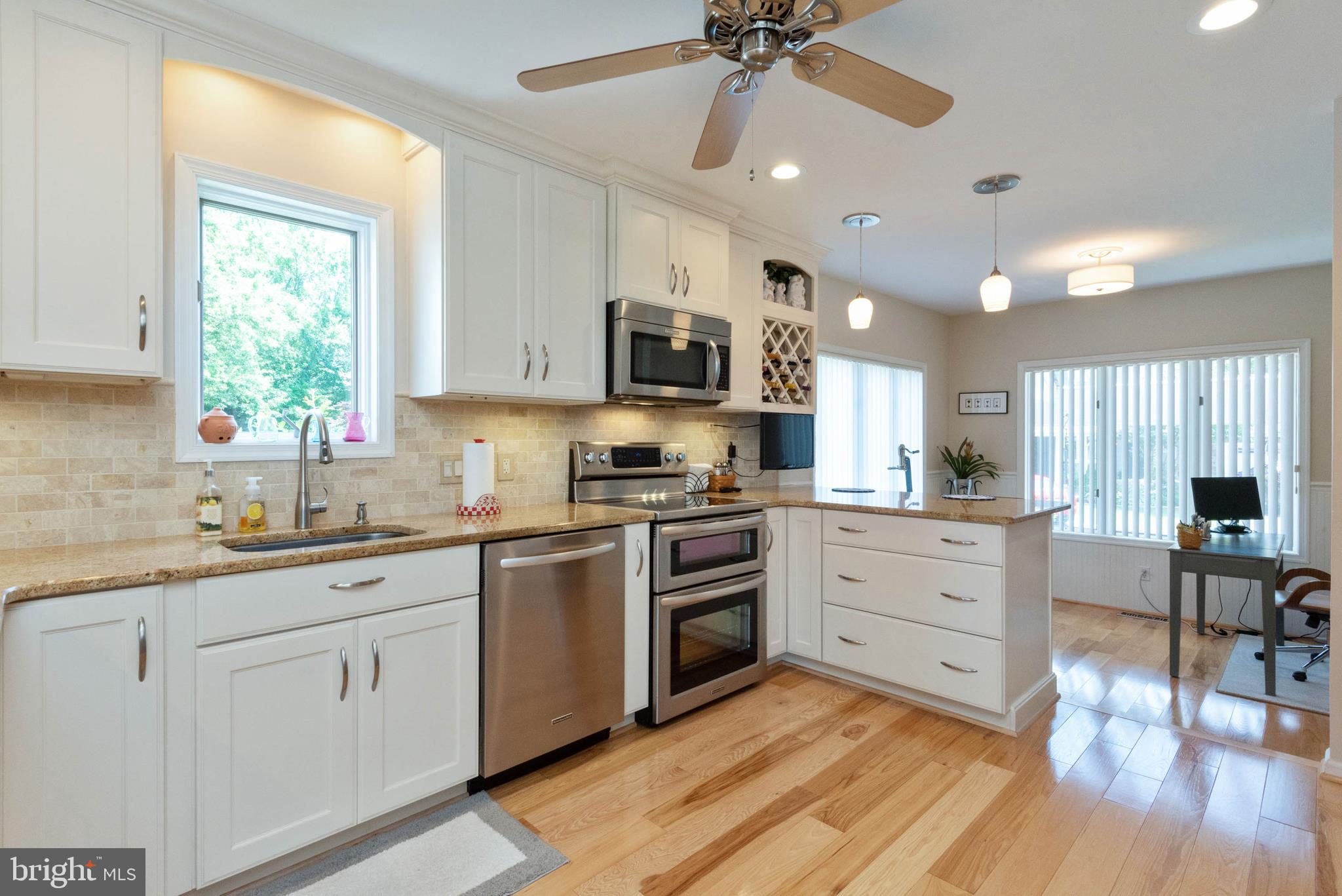 118 Bay View Grasonville, MD 21638 - Photo 5 of 42 Beautifully Renovated Kitchen