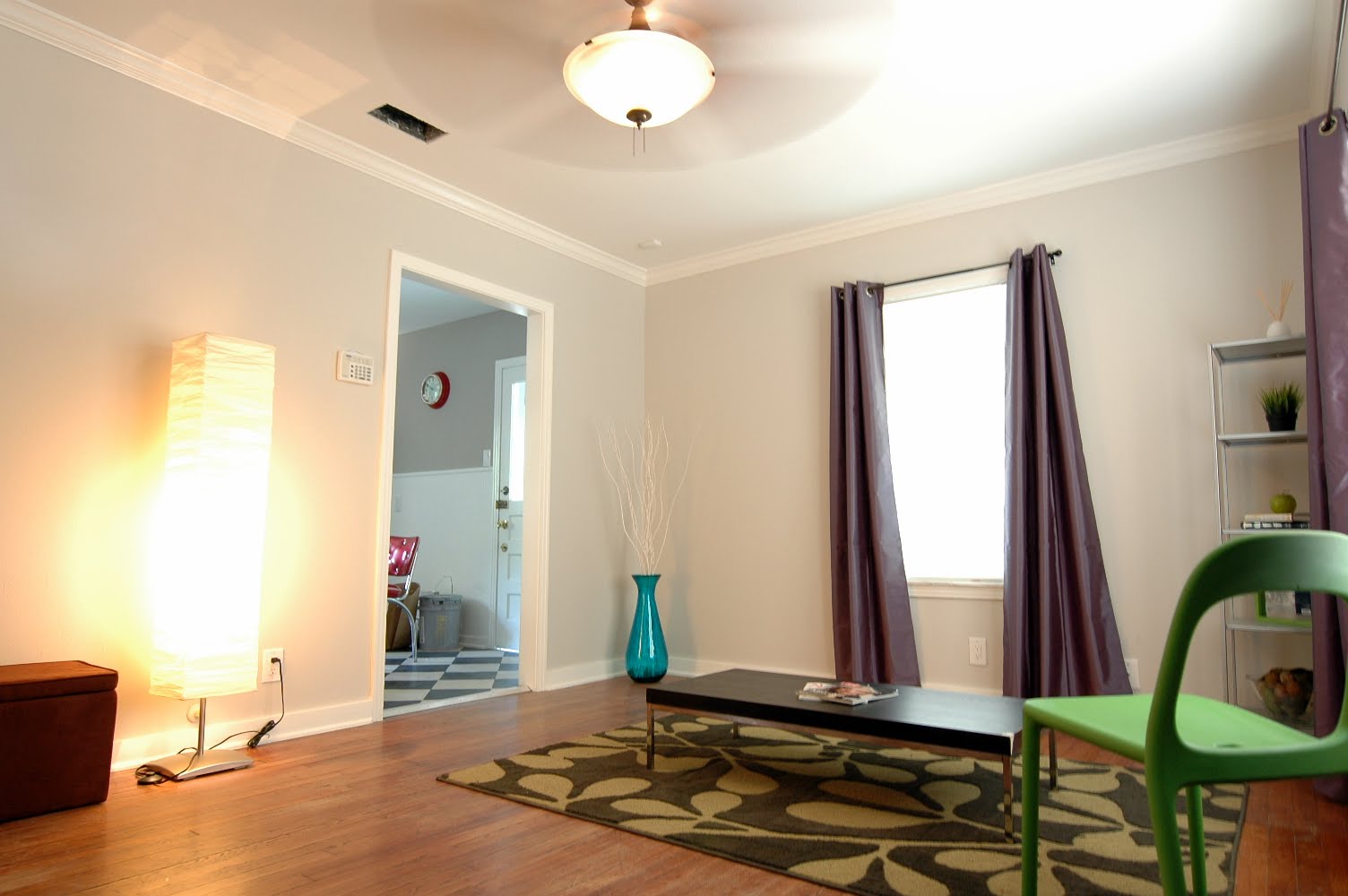 409 West Croslin Street Austin, TX 78752 - Photo 5 of 16 a room with gym equipment