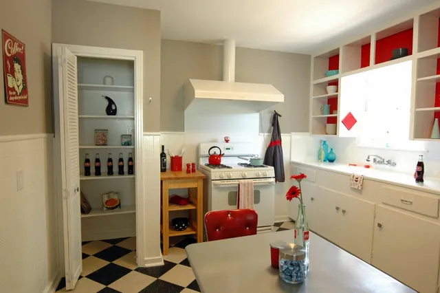 $2,195 | 409 West Croslin Street, Austin, TX 78752