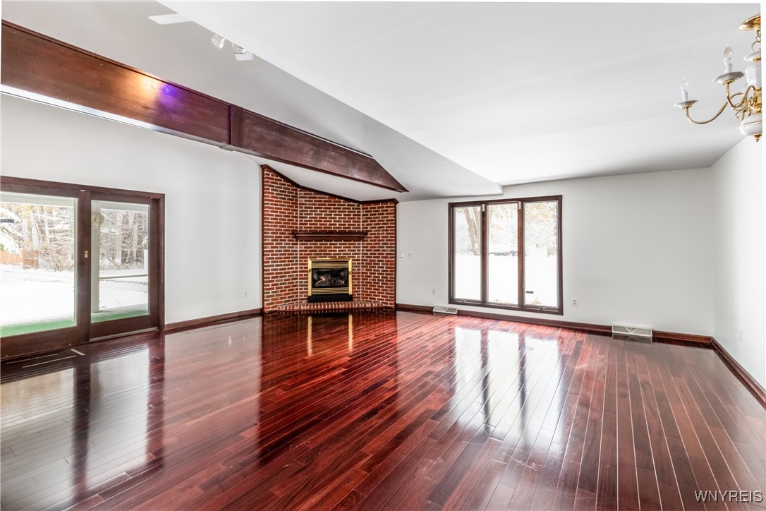 4075 Ransom Road Clarence, NY 14031 - Photo 14 of 50 Family room