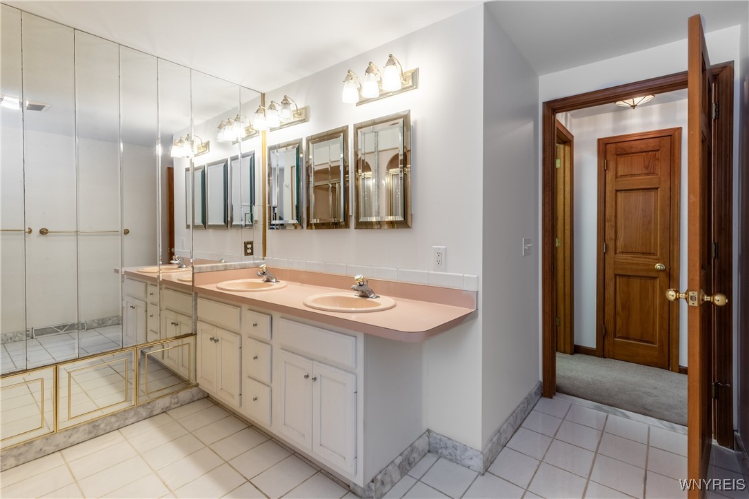 4075 Ransom Road Clarence, NY 14031 - Photo 25 of 50 On suite