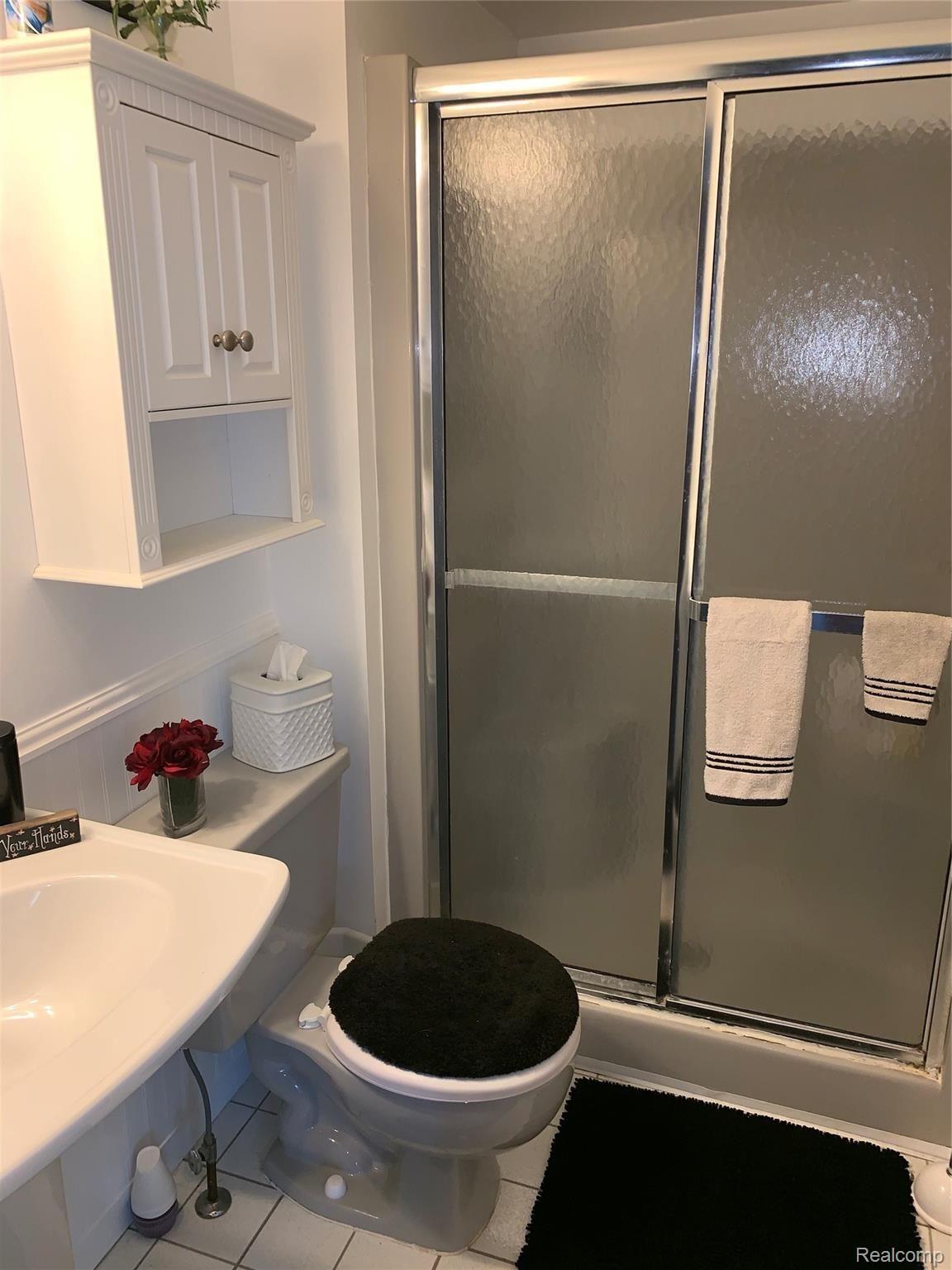 1109 Superior Street Walled Lake, MI 48390 - Photo 24 of 38 MAIN FLOOR FULL BATHROOM