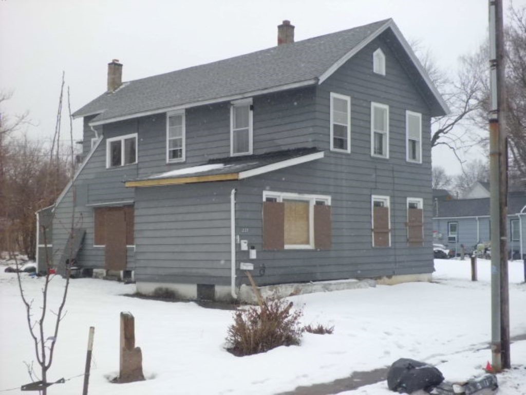 227 Saratoga Avenue Rochester, NY 14608 - Photo 2 of 4