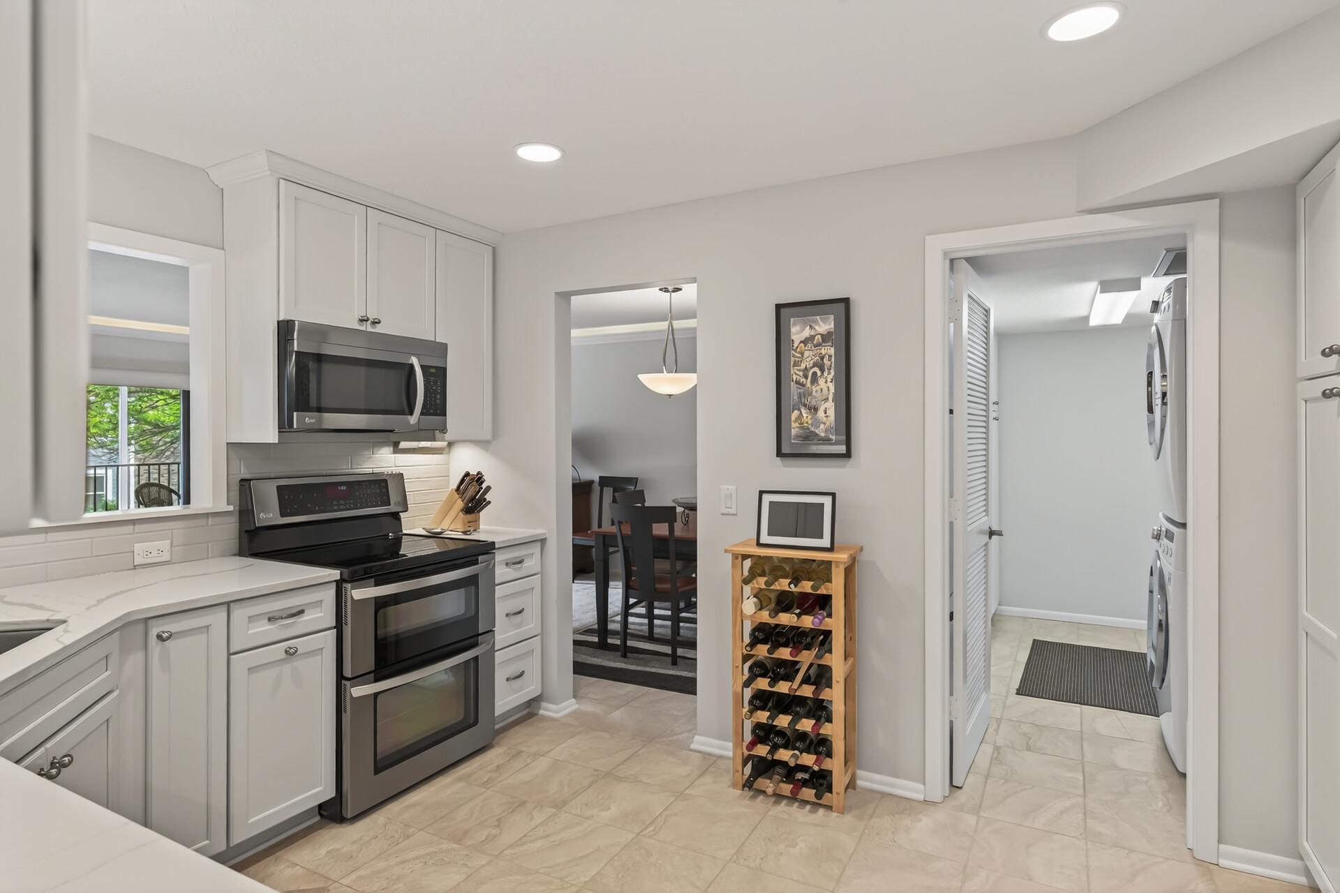 3020 St Albans Mill Road, Unit 303 Minnetonka, MN 55305 - Photo 13 of 43 Gallery Image 13