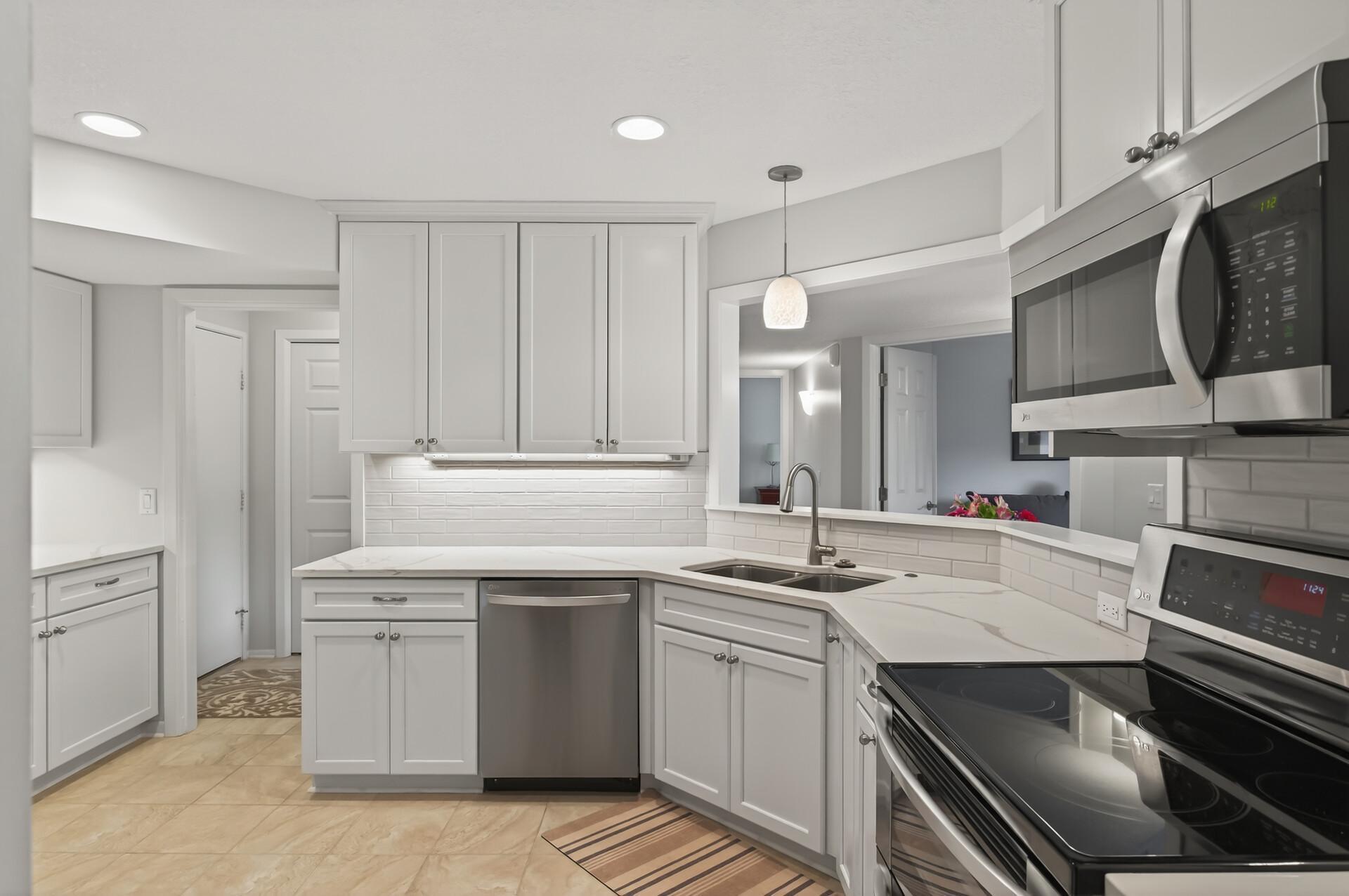 3020 St Albans Mill Road, Unit 303 Minnetonka, MN 55305 - Photo 14 of 43 Gallery Image 14