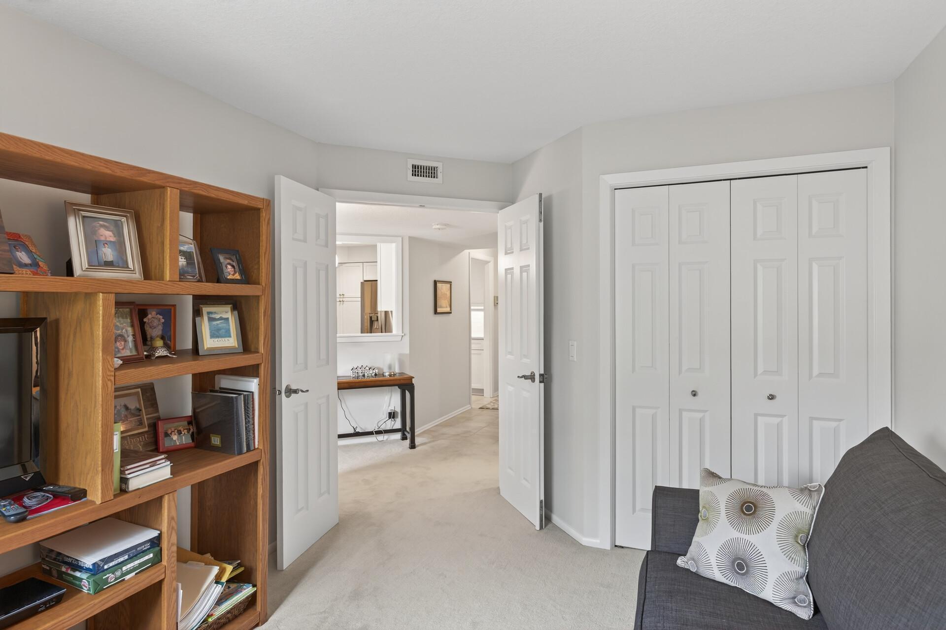 3020 St Albans Mill Road, Unit 303 Minnetonka, MN 55305 - Photo 19 of 43 Gallery Image 19