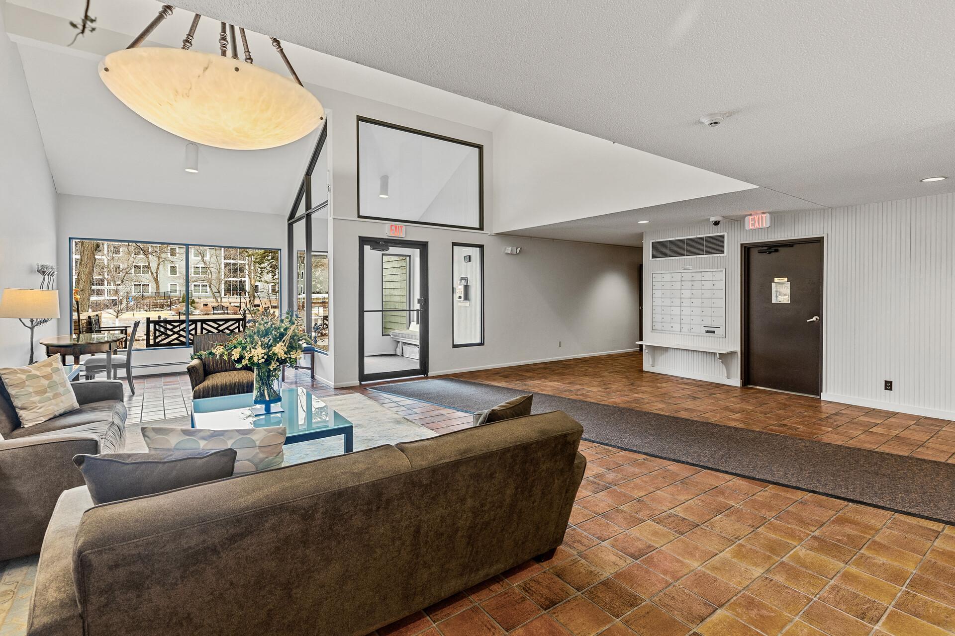 3020 St Albans Mill Road, Unit 303 Minnetonka, MN 55305 - Photo 4 of 43 Gallery Image 4