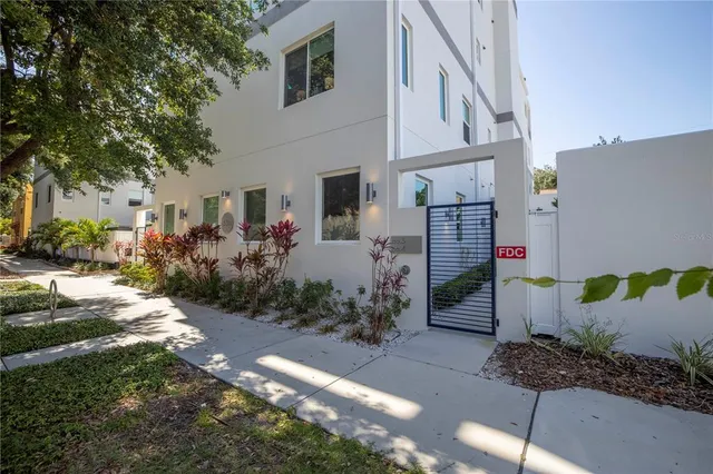 $5,250 | 536 4th Avenue South, Unit 3, St. Petersburg, FL 33701