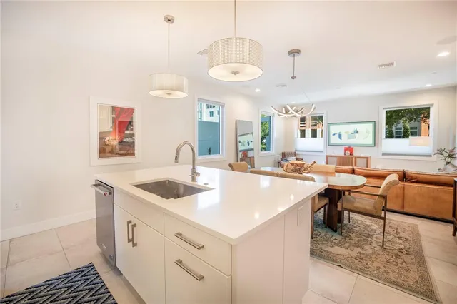 $5,250 | 536 4th Avenue South, Unit 3, St. Petersburg, FL 33701