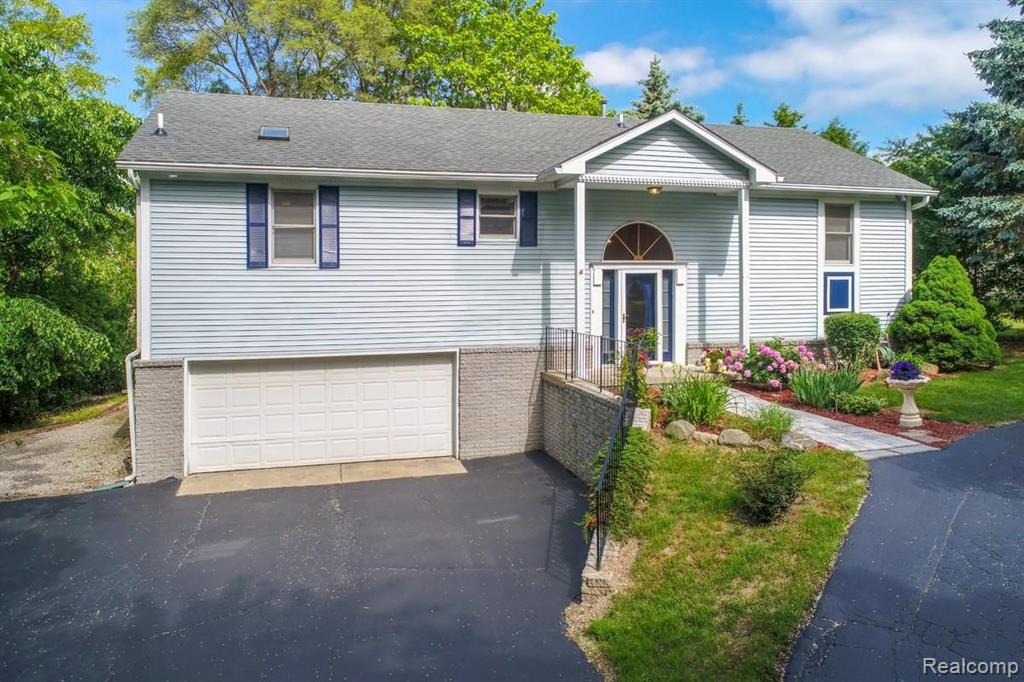 2235 Hiller Road West Bloomfield, MI 48324 - Photo 34 of 38