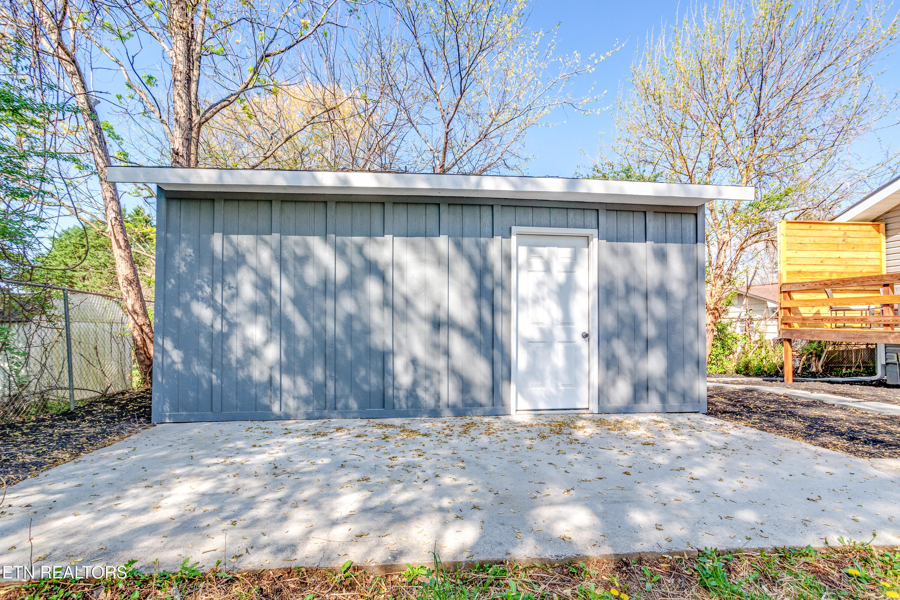 4304 Strolling Road Northwest Knoxville, TN 37912 - Photo 16 of 17 044260402-1-4304StrollingDrKnoxvilleTn-S