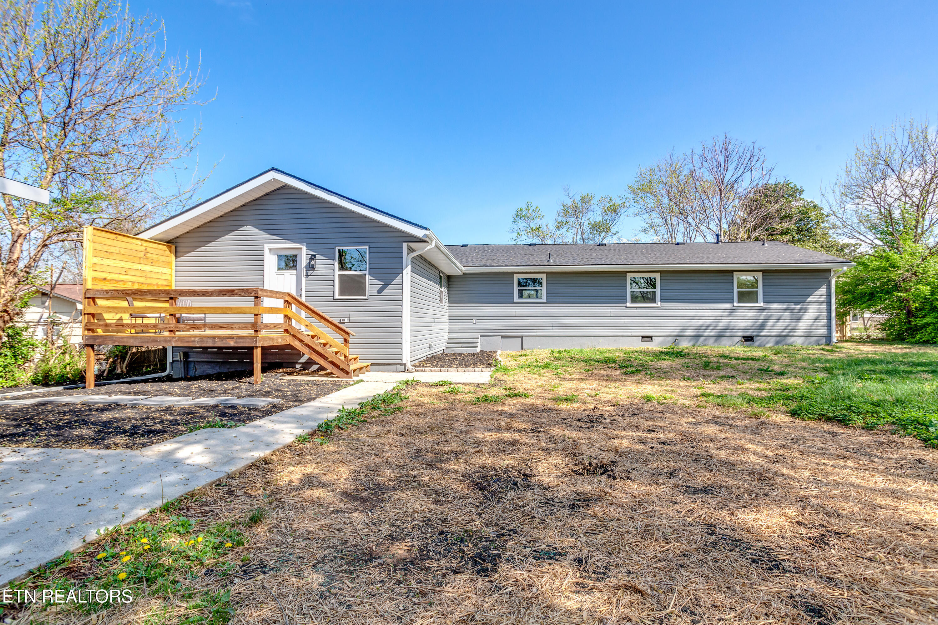 4304 Strolling Road Northwest Knoxville, TN 37912 - Photo 17 of 17 046260402-1-4304StrollingDrKnoxvilleTn-S