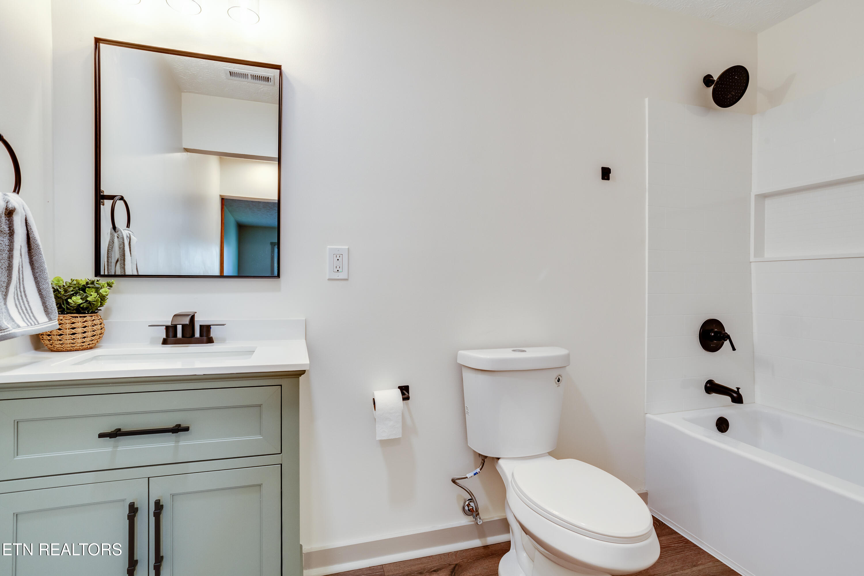 4304 Strolling Road Northwest Knoxville, TN 37912 - Photo 6 of 17 027260402-1-4304StrollingDrKnoxvilleTn-S