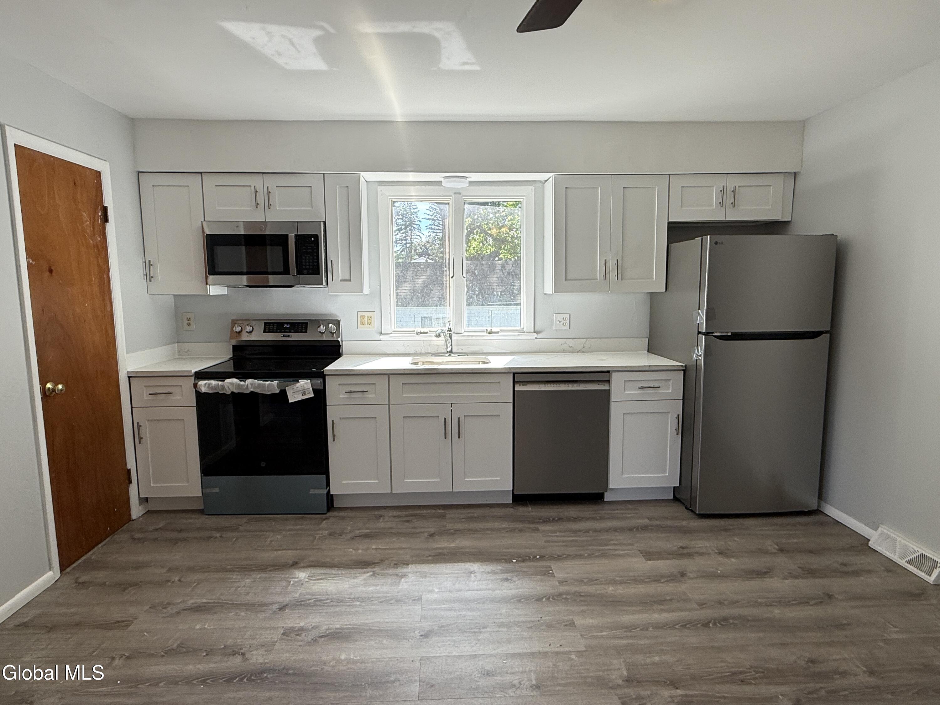 5 B Van Dyke Road Colonie, NY 12205 - Photo 6 of 20 IMG_0227