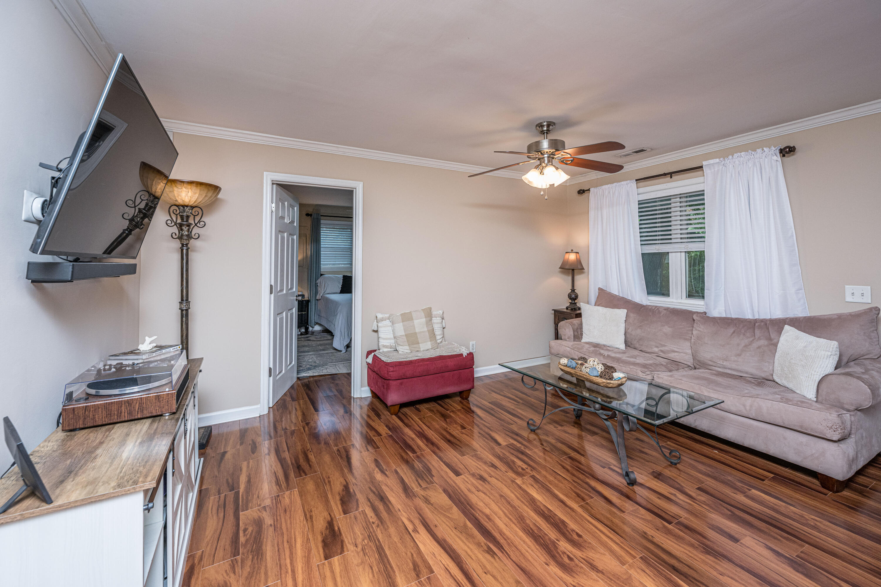 1240 Camellia Road Charleston, SC 29407 - Photo 8 of 38 1240CamilliaRdINT005