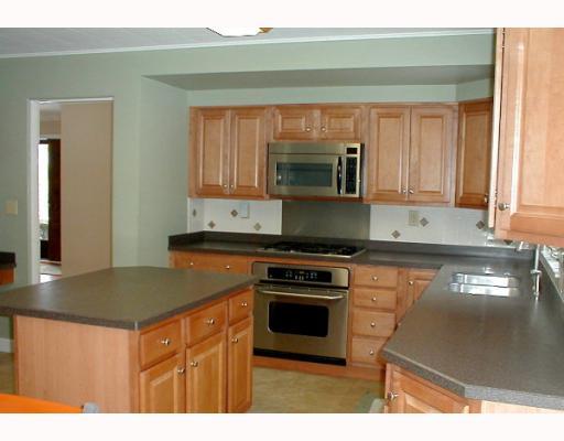 734 Pinoak Road Mt. Lebanon, PA 15243 - Photo 14 of 18 Kitchen.