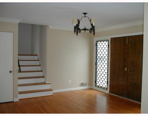 734 Pinoak Road Mt. Lebanon, PA 15243 - Photo 17 of 18 Lobby/Reception.
