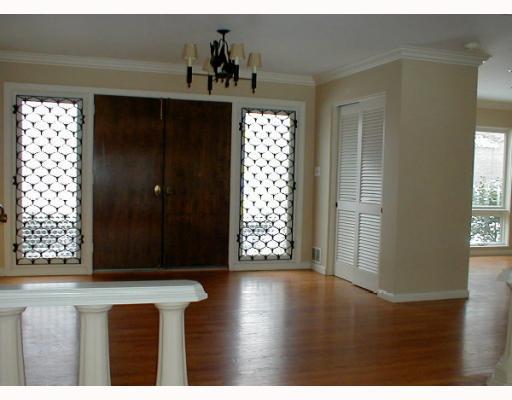 734 Pinoak Road Mt. Lebanon, PA 15243 - Photo 6 of 18 Lobby/Reception.
