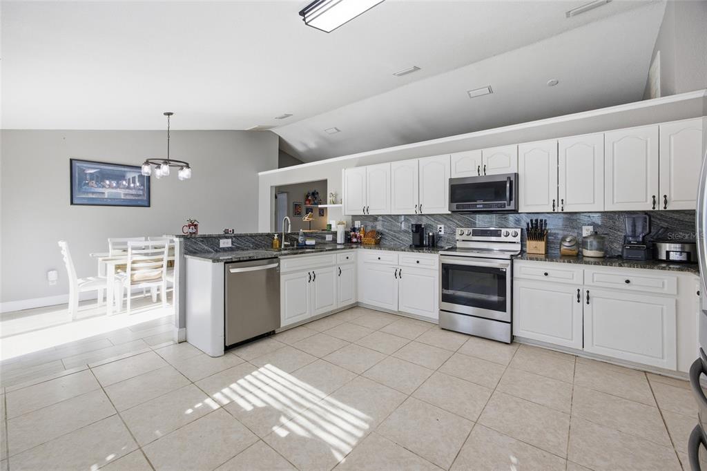 2428 Southwest 147 Place Road Ocala, FL 34473 - Photo 12 of 47