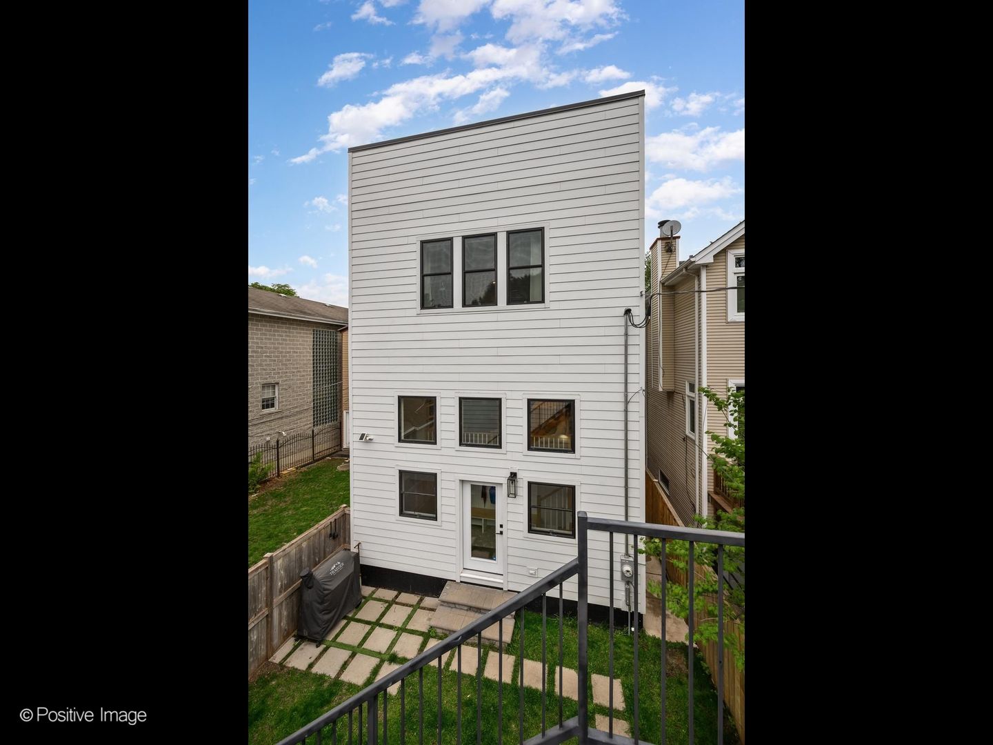 2153 West Fletcher Street Chicago, IL 60618 - Photo 40 of 41