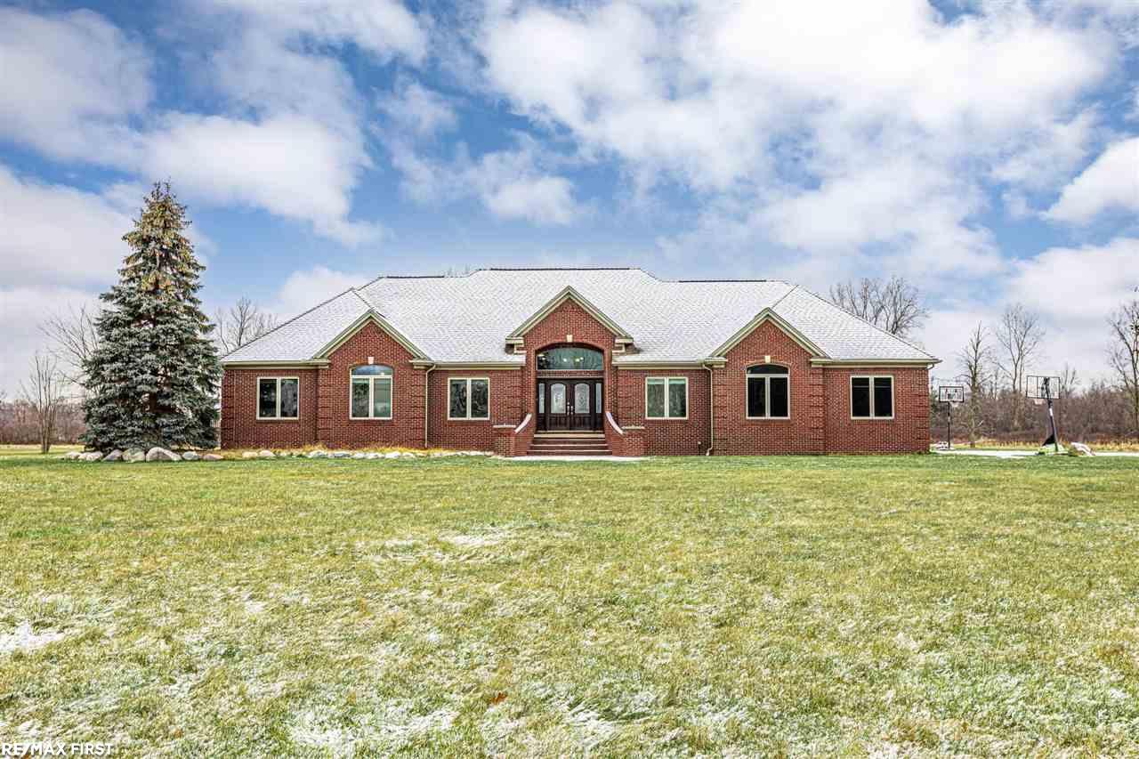 8730 Division Road Columbus, MI 48063 - Photo 2 of 39