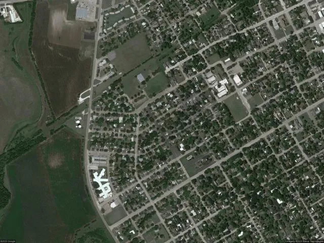 $374,000 | 1108 West Three A Street, McGregor, TX 76657