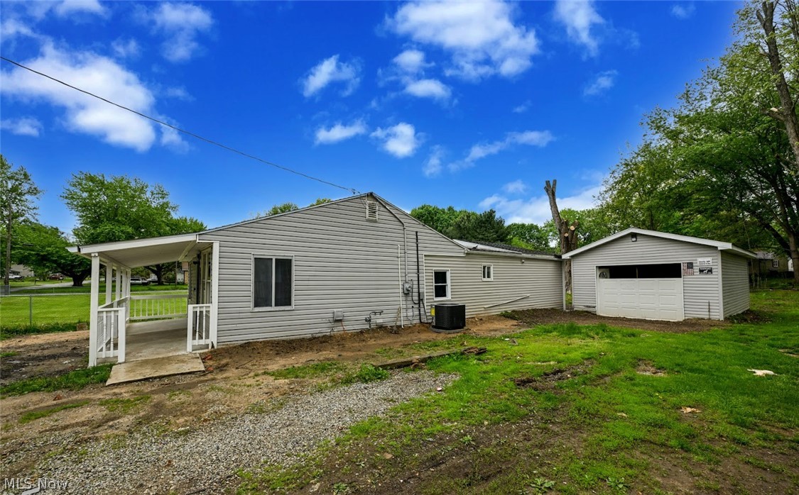 916 Abington Road Akron, OH 44312 - Photo 4 of 27